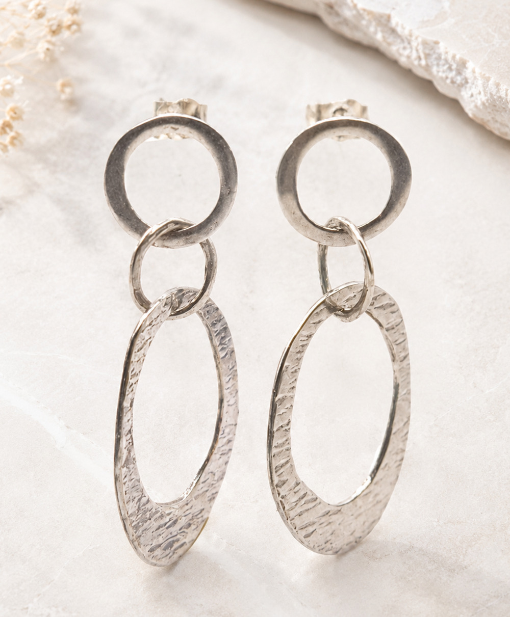 Silpada P1529 Sterling Silver Interlocking Circle Earrings Israel Textured 1.5"